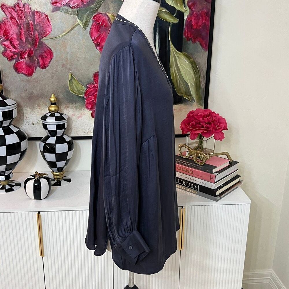 Carmen Marc Valvo Women's V-Neck Studded Trim Long Sleeve Blouse Blue Size 1X - Picture 3 of 5